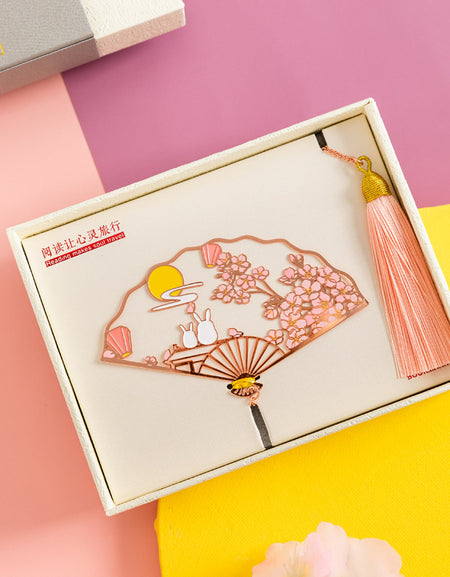 Creative Fashion Hollow Literary Art Folding Fan Bookmark