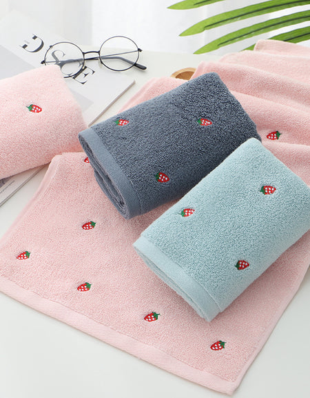 Kawaii Strawberry Bath Towel