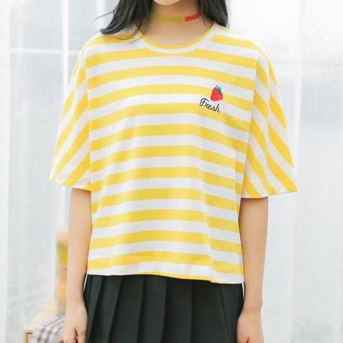 Kawaii Striped Heart Tshirt - BlossomMemento